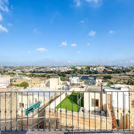 Dom wakacyjny A 3br Characteristic In With Lovely Views By 360 Estates