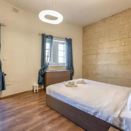 A 3br Characteristic In With Lovely Views By 360 Estates *