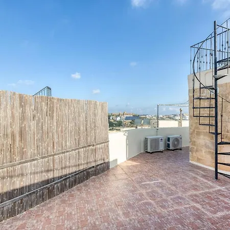 A 3br Characteristic In With Lovely Views By 360 Estates 펜션 *