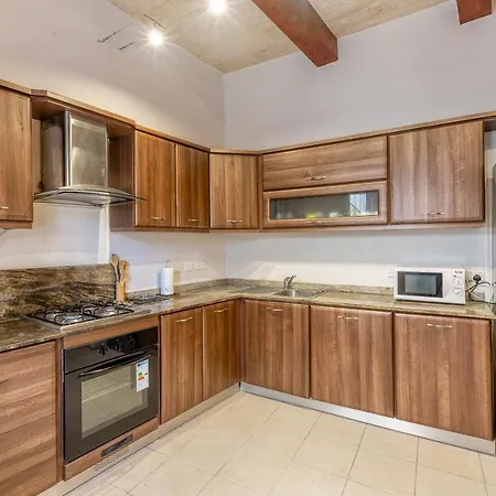 A 3br Characteristic In With Lovely Views By 360 Estates *