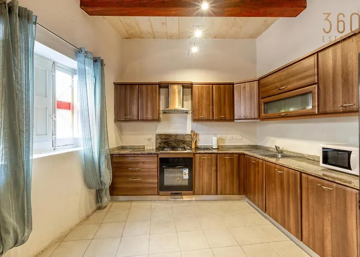 A 3br Characteristic In With Lovely Views By 360 Estates